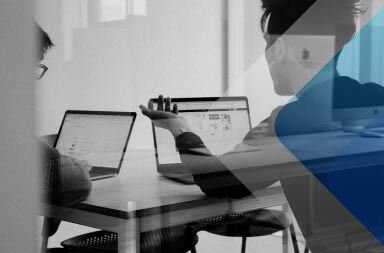 Uma imagem de estoque para acompanhar o artigo da Serviap Global sobre contratação por meio de uma organização ou agência global de empregos.